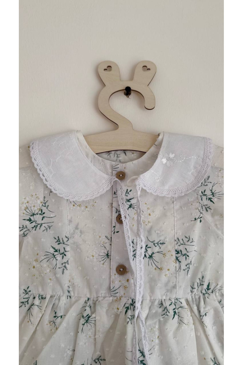 Robe bébé et enfant en batiste avec col amovible  fleurs sur blanc – Taille 62 à 122