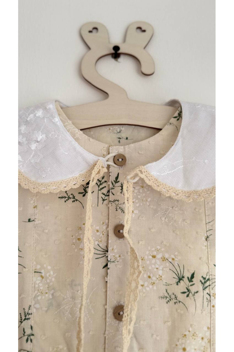 Robe bébé et enfant en batiste avec col amovible  fleurs sur crème – Taille 62 à 122