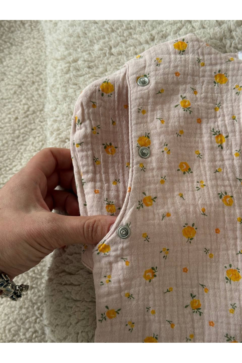 Gigoteuse emmaillotage bébé TOG 1.0 en double gaze de coton  imprimé fleurs en rose – Fait main