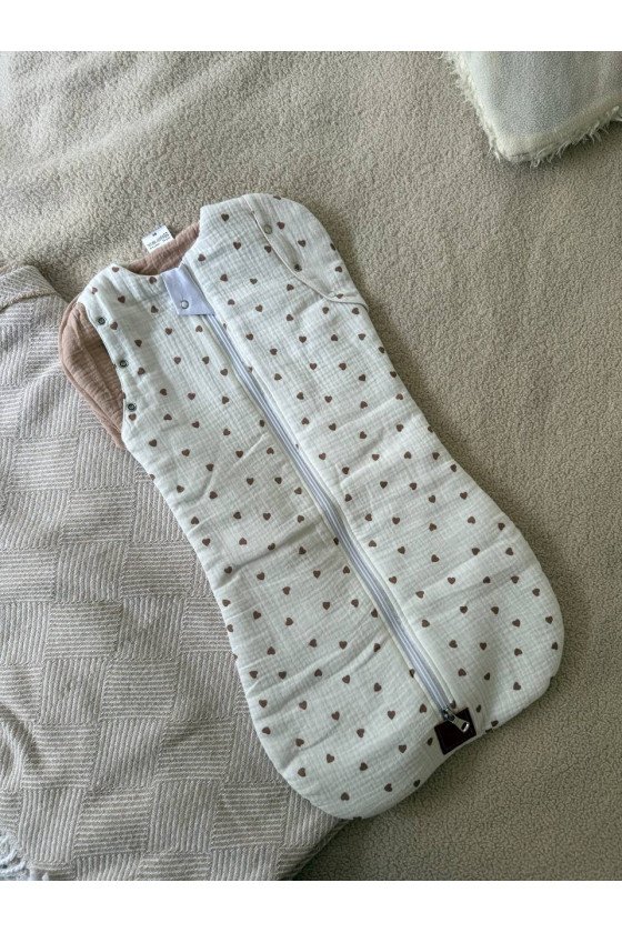 Gigoteuse emmaillotage bébé TOG 2  en double gaze de coton  imprimé cœur  – Fait main