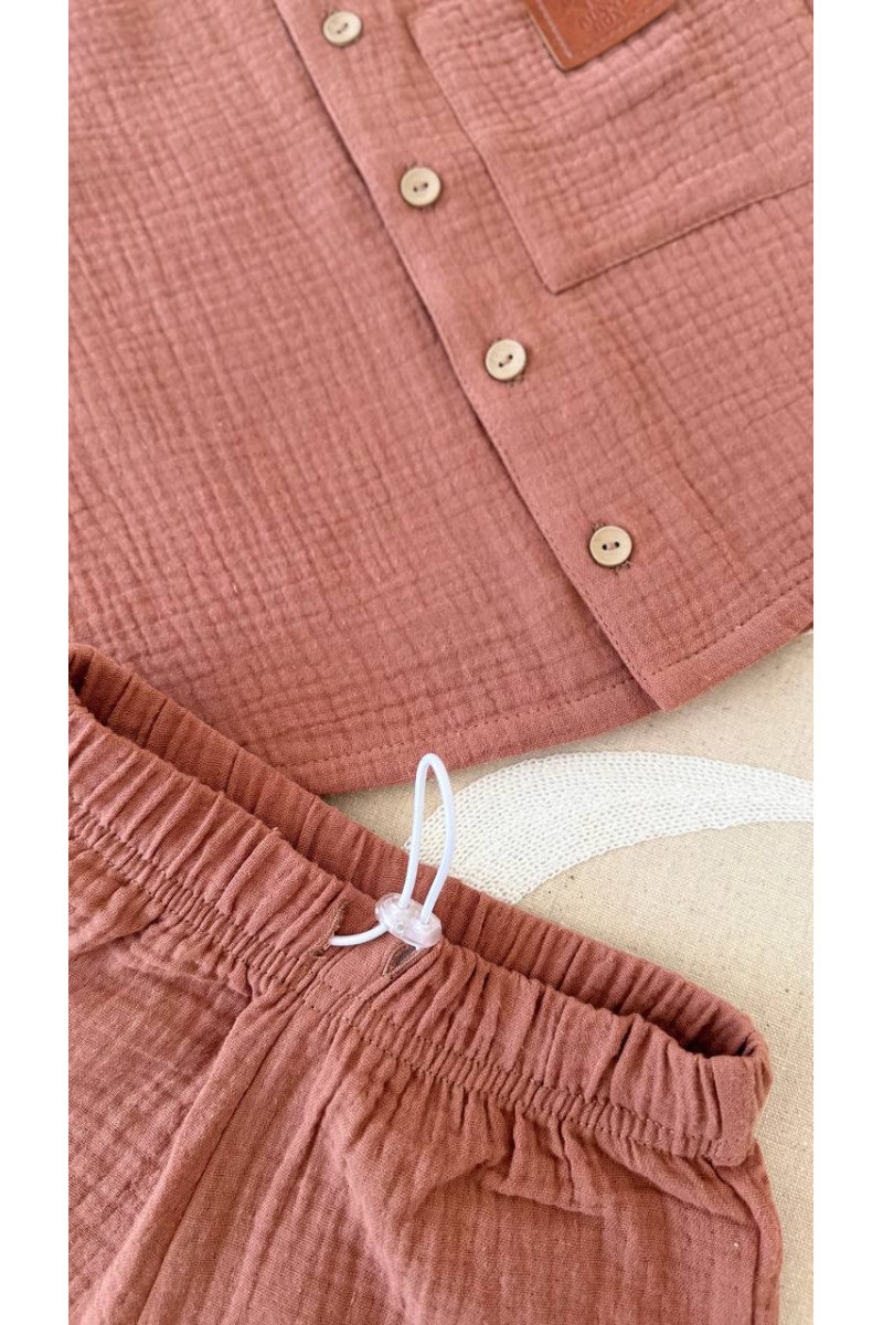Chemise et short en mousseline (gaze de coton) pour bébé marron