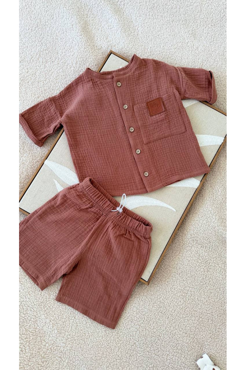Chemise et short en mousseline (gaze de coton) pour bébé marron Chemise et short en mousseline (gaze de coton) pour bébé marron